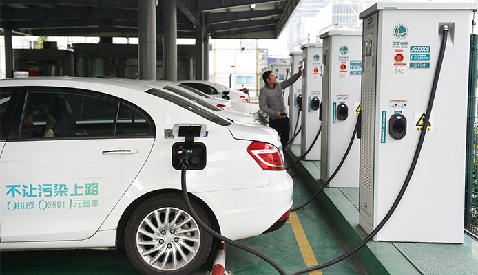 중국은 향후에도 자국의 전기차배터리 생산업체 지원 정책을 고수할 가능성이 높다.[사진=뉴시스]