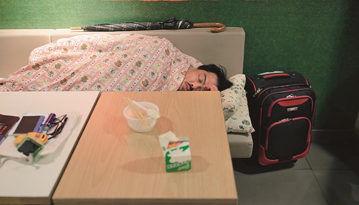 홍콩에선 집이 있음에도 비싼 냉방비 탓에 맥도날드에서 잠을 자는 사람들이 늘고 있다.[사진=뉴시스]