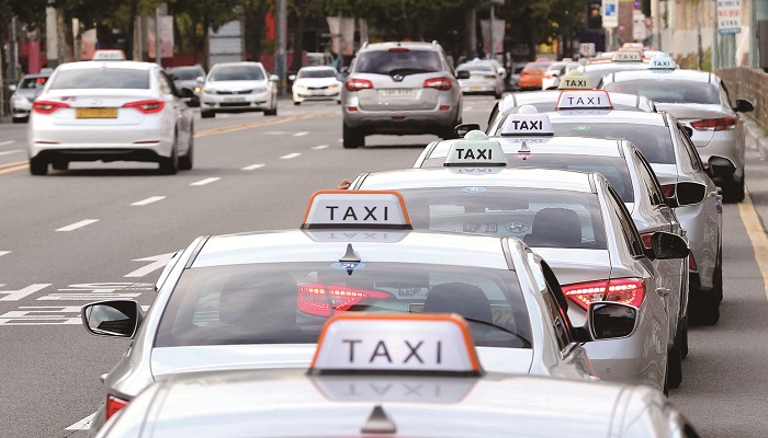 서울시가 택시 기본요금을 4000원으로 인상하는 방안을 추진 중이다.[사진=뉴시스]