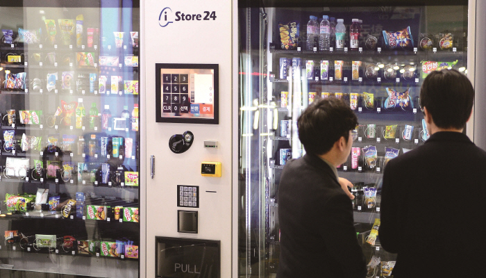 인건비‧임대료 상승 등으로 인해 틈새시장을 노린 자판기가 증가하고 있다.[사진=뉴시스]