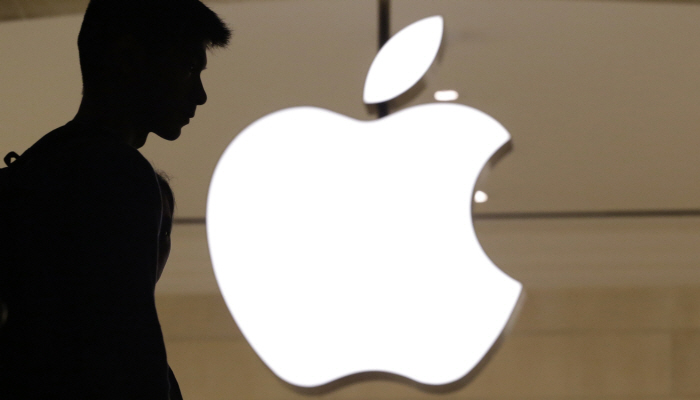 애플은 수요 예측에 실패하면서 계획했던 아이폰 생산 주문량을 대폭 축소했다.[사진=뉴시스]