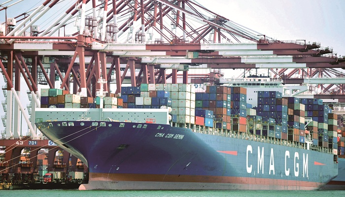 지난해 중국의 무역 흑자액 규모가 2013년 이후 최소치를 기록했다.[사진=뉴시스]
