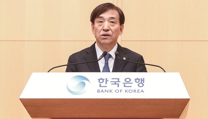 이주열 한국은행 총재가 금리인하가 없을 것이라는 기존 입장에서 한발짝 물러섰다.[사진=뉴시스]