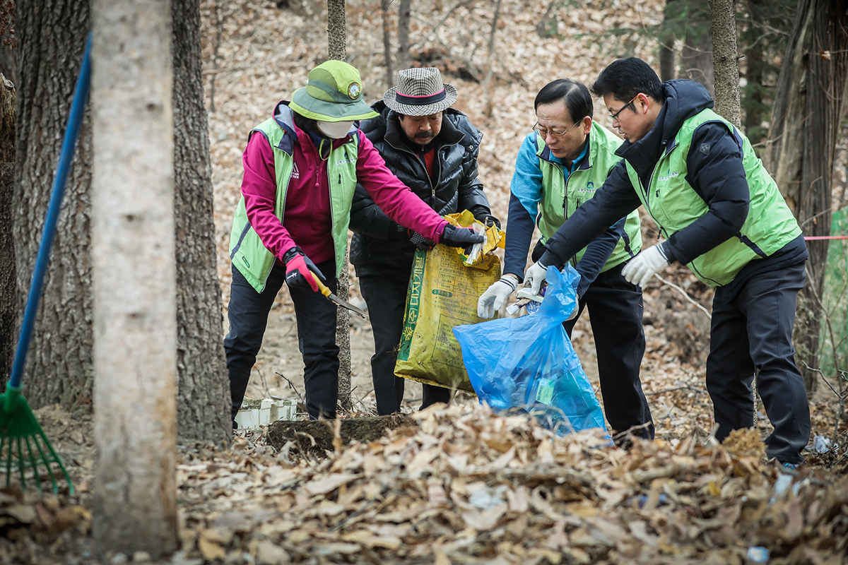 이수열씨가 캠프장으로 있는 서울 도봉구 자원봉사캠프는 지자체와 함께 환경캠페인을 진행한다. [사진=오상민 작가]