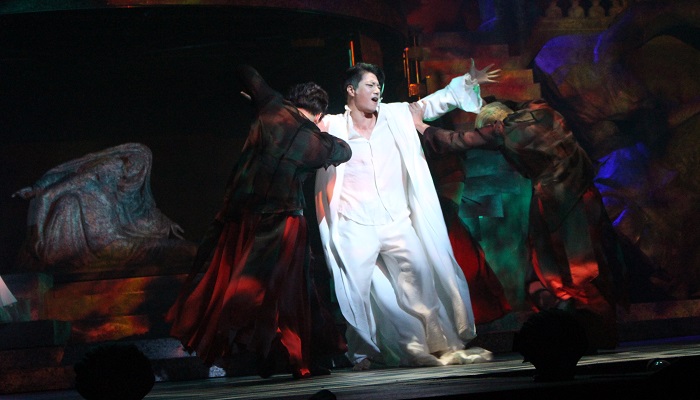브람 스토커의 동명소설을 기반으로 한 뮤지컬 ‘드라큘라’가 13년 만에 국내 무대에 오른다. [사진=스토리피 제공]