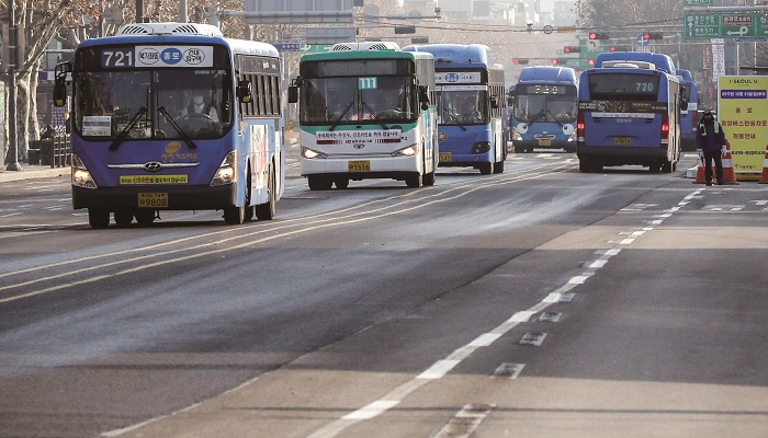 버스전용차로만 도입한 서울시는 초보적인 수준의 BRT로 평가받는다.[사진=연합뉴스]