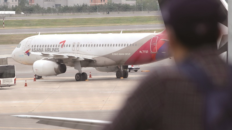 HDC현산이 아시아나항공 인수 무산에 따른 법적 대응을 예고했다.[사진=뉴시스]