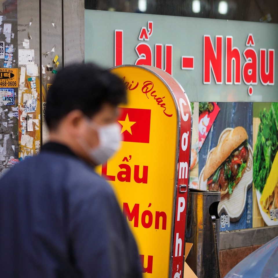골목 곳곳에서 베트남 사람들이 직접 운영하는 음식점을 어렵지 않게 찾아볼 수 있다. [사진=오상민 작가]