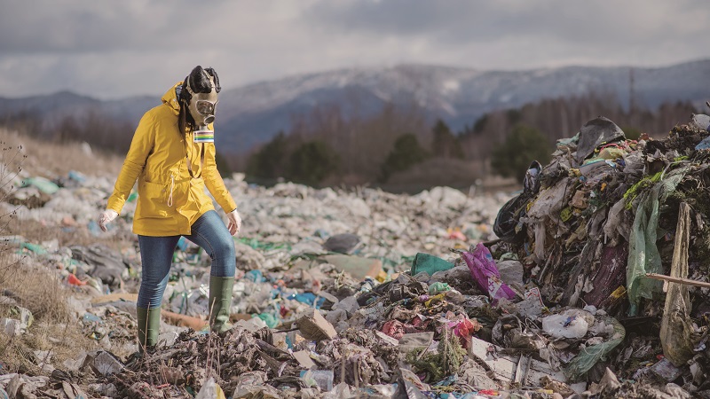 의류폐기물은 플라스틱 못지않게 심각한 환경오염을 초래한다. 하지만 그 사실을 아는 사람은 많지 않다.[사진=게티이미지뱅크]