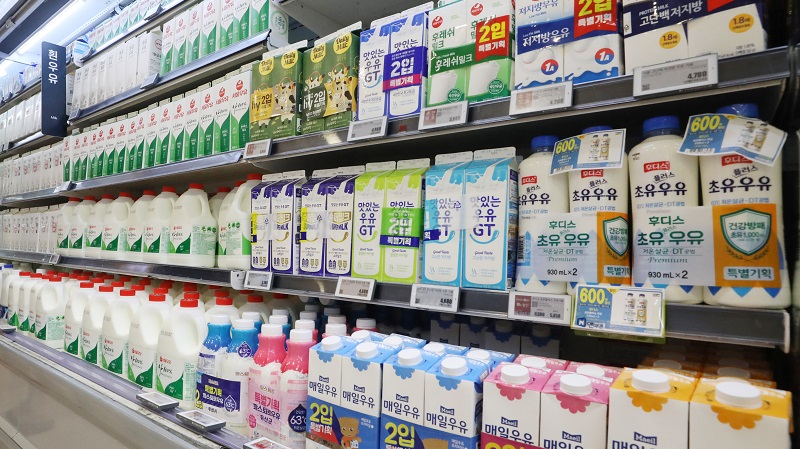 지난 8월 정부는 “국내 우유 시장의 유통마진 구조를 분석하겠다”고 밝혔다.[사진=뉴시스]