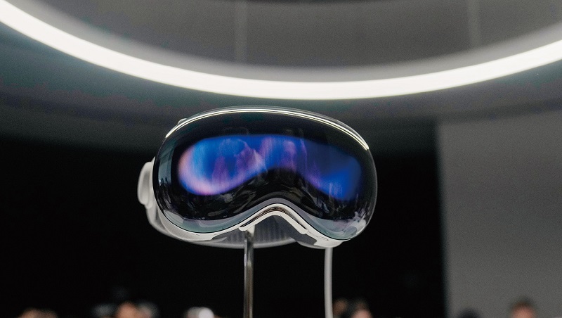 애플이 비전 프로로 VR·AR 시장의 판도를 바꿀 거란 분석이 나온다.[사진=뉴시스]