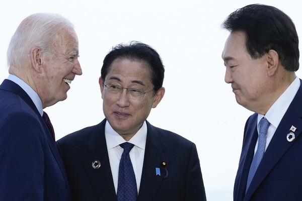 조 바이든 미국 대통령은 지난 5월 G7 행사에서 ‘디리스킹’을 언급했다. 사진은 조 바이든(왼쪽) 대통령, 기시다 후미오(가운데) 일본 총리, 윤석열 대통령. [사진=뉴시스]