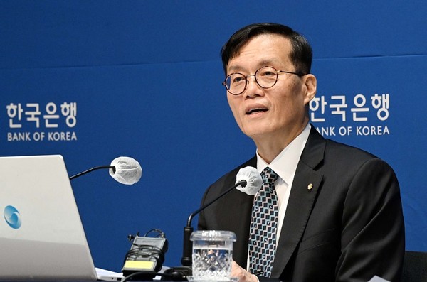 이창용 한국은행 총재는 지난 7월 기자간담회에서 노무라의 비관적 전망에 관한 질문을 받았다. [사진=뉴시스]