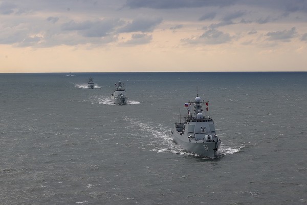 지난 2022년 12월 중국 해군이 러시아와 공동 훈련을 위해서 이동하고 있다. [사진=뉴시스]