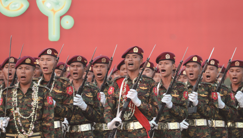 미얀마 군정이 러시아산 석유제품 수입 대금을 중국 위안화로 지불해왔다.[사진=뉴시스]