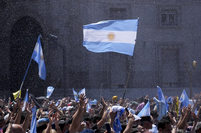 인플레이션 탓에 아르헨티나 국민 중 40%가 빈곤층으로 전락했다.[사진=뉴시스]
