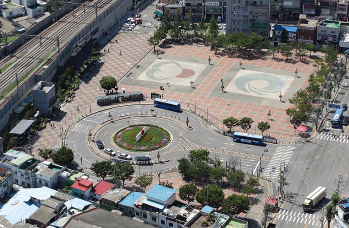 ‘금주 구역’으로 지정된 동인천역 북광장.[사진=동구 제공]