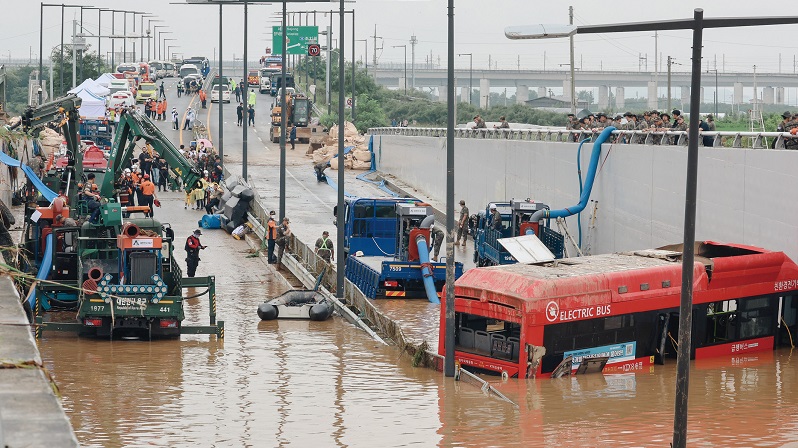 수많은 사상자를 낸 오송 지하차도 침수 참사가 지난 15일 1주기를 맞았다.[사진=연합뉴스]