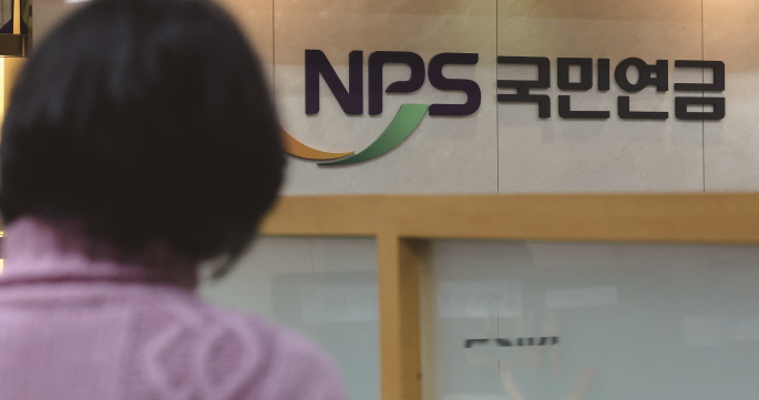 소득이 있는 은퇴자라면 연기연금을 활용해 연금 수령액이 줄어드는 것을 막을 수 있다.[사진=뉴시스]