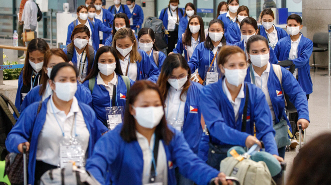 ‘100만원만 지불하겠다’는 식의 발상은 외국인 가사관리사의 이탈로 이어질 수 있고 사업의 지속가능성을 어렵게 만든다.[사진=뉴시스]