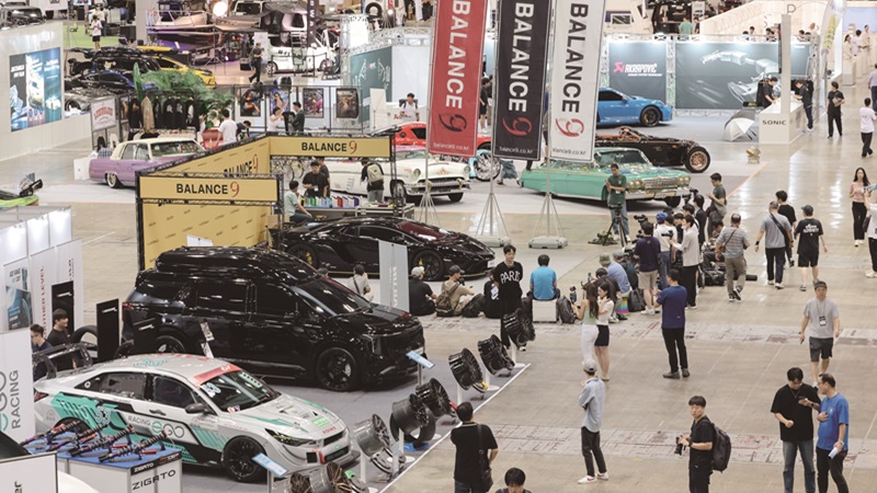 카드사의 자동차할부 자산 규모는 2016년 2조원대에서 올 상반기 9조원대로 증가했다.[사진=뉴시스]