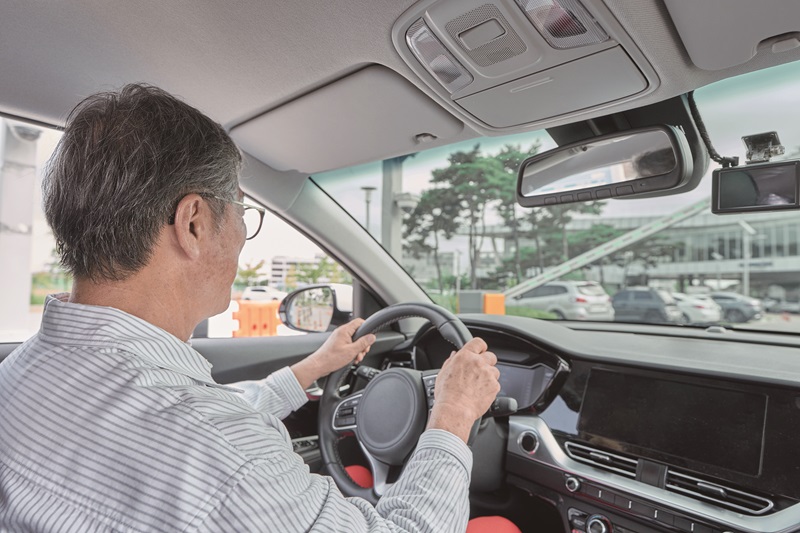 올해 서울시 고령자 면허 자진 반납률이 2%대에 그칠 것으로 전망된다.[사진｜게티이미지뱅크]