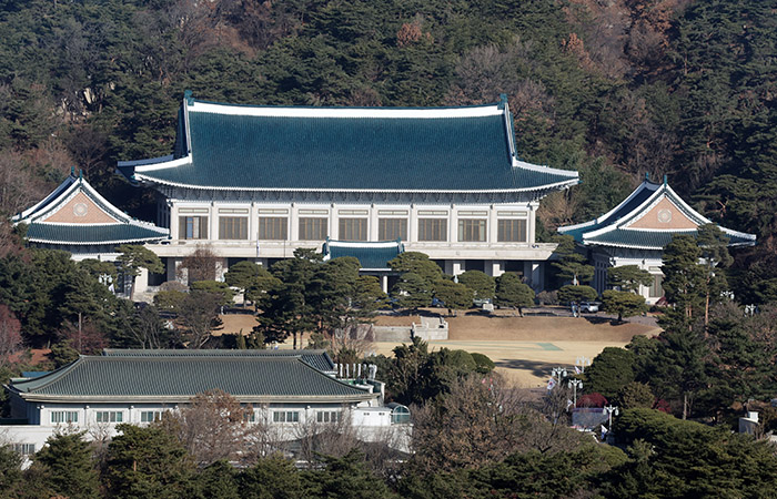 차기 정부는 청와대로 복귀해야 할 거라는 지적이 나오고 있다.[사진｜뉴시스]