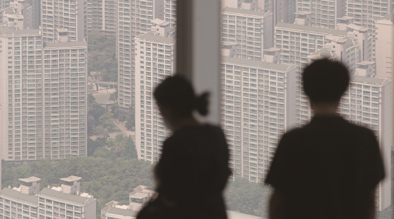 무너지는 계층사다리를 회복할 대책 마련이 시급하다.[사진｜뉴시스]