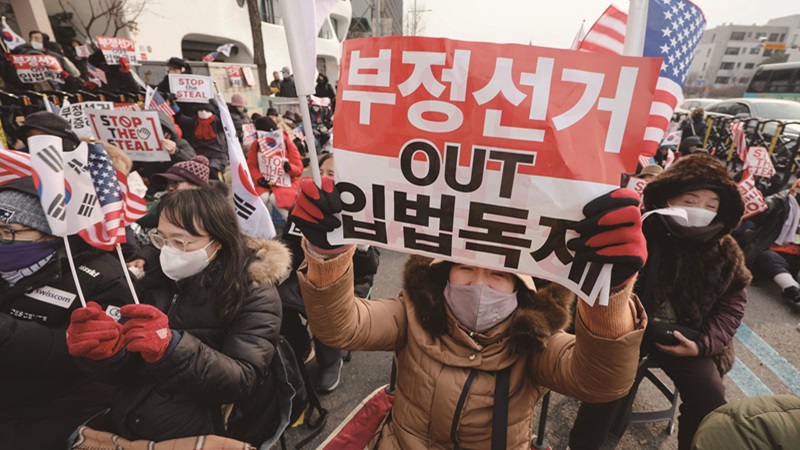 중국 자본이 매수? 그래서 계산해봤다: 부정선거 음모론 해부학 | 더스쿠프