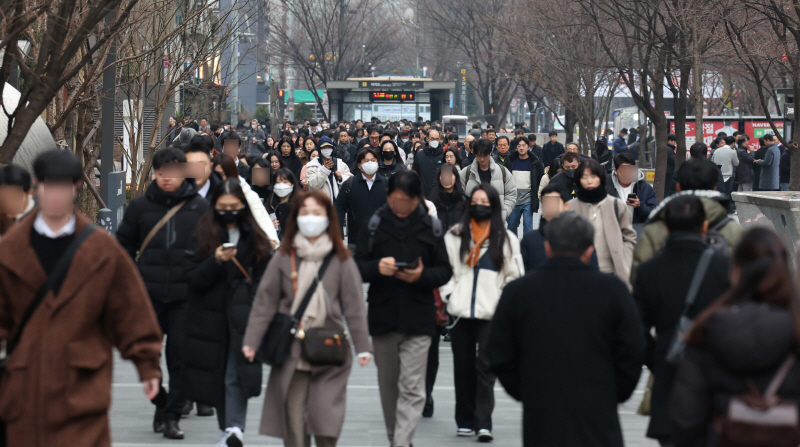경총은 지난해 ‘한국은 더 이상 장시간 근로국가가 아니다’는 내용의 보고서를 발표했다.[사진｜뉴시스]