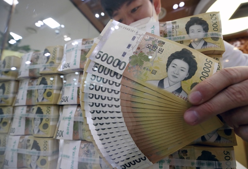 우리나라 통화량(M2)은 긴축 시기에도 줄지 않으면서 2024년 4000조원을 넘겼다. [사진 | 뉴시스]