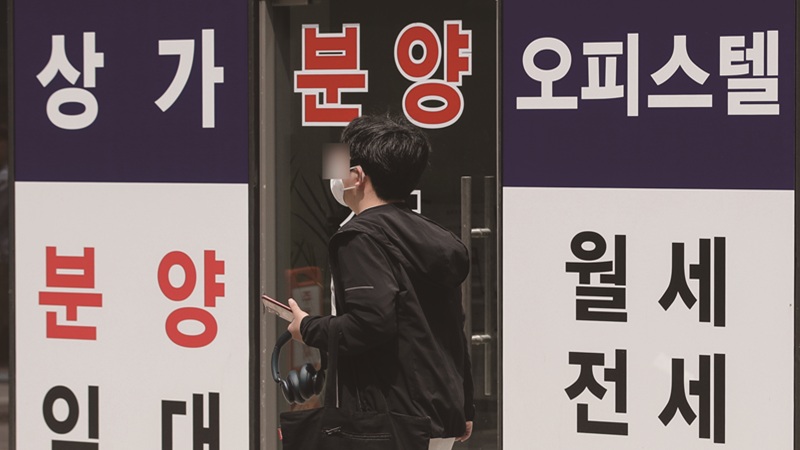 부동산 분양대행사가 각종 논란을 일으키고 있지만 관련법은 아직 제정되지 않았다.[사진｜뉴시스] 