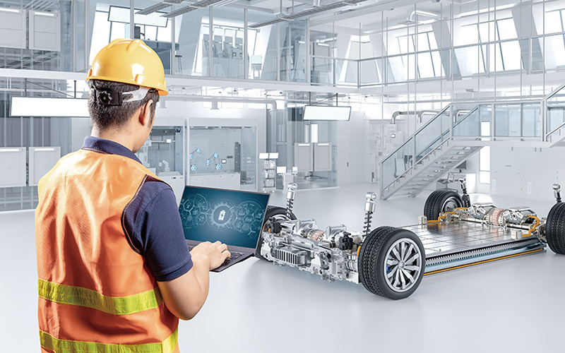 전기차 시장은 커지고 있지만, 정비 시장은 대응에 어려움을 겪고 있다.[사진｜뉴시스]