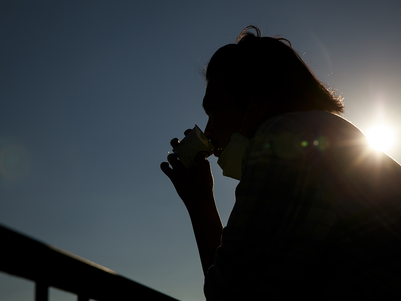 따뜻한 맛에 한모금, 달달한 맛에 한모금. 홀짝거리다보면 한잔 금방이다. [사진 | 오상민 작가]
