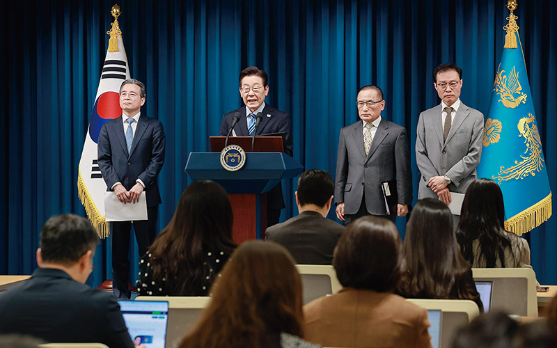 이재명 정부가 외환 리스크 관리 대책을 꼼꼼히 세워야 한다는 지적이 나온다.[사진│뉴시스]