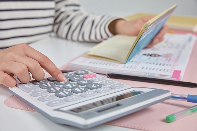 전문가들은 Z세대를 중심으로 저소비 코어 트렌드가 유행하는 것엔 여러 이유가 있다고 말한다.[사진｜게티이미지뱅크]