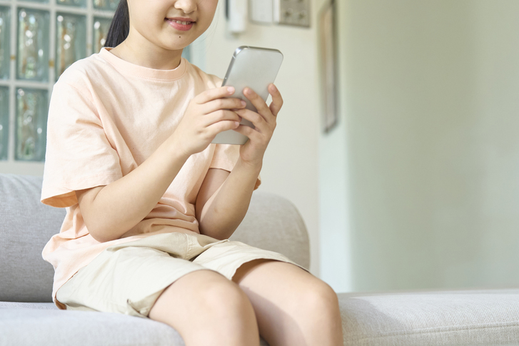 데이터를 많이 쓰지 않는다면 알뜰폰으로 바꾸는 게 합리적이다.[사진 | 게티이미지뱅크]