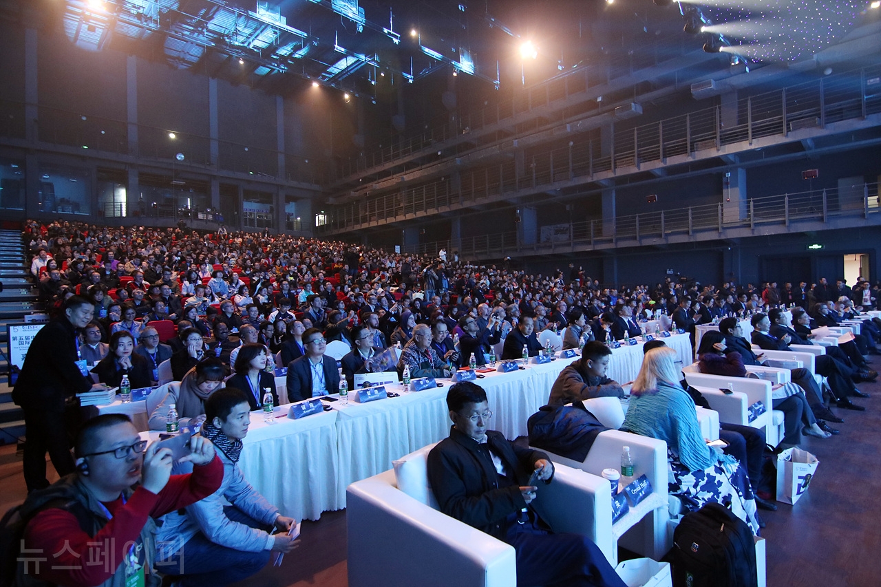 ‘제5회 중국 국제 공상 과학 콘퍼런스(CISFC)’ 개막식 현장 [사진 = 김보관 기자]