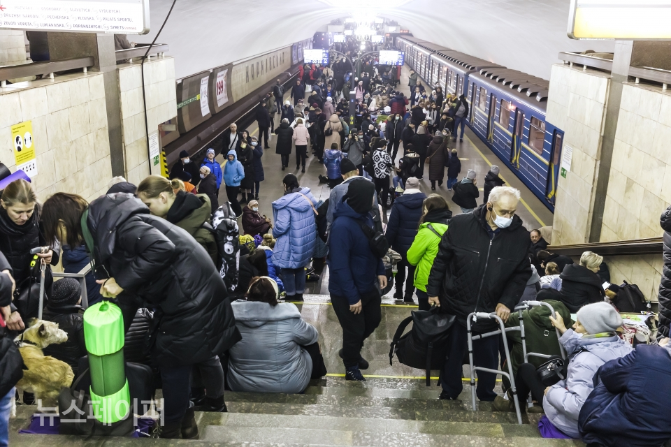 우크라이나 지하철 대피소사진구매=셔터스톡