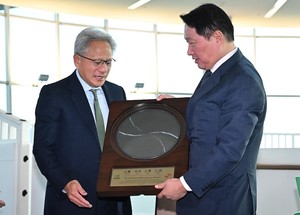 인텔과 SK하이닉스 운명 가른 '수요 전망': 예측의 경제학 - 뉴스 썸네일 이미지