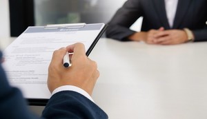 고위직 임원만이 아니다... '신입사원'까지 헤드헌팅하는 시대 [서베이 ... - 뉴스 썸네일 이미지