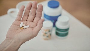 "몇알 먹어야 환각돼?" 놀이 된 청소년 약물 복용 [약에 취하는 아이들... - 뉴스 썸네일 이미지